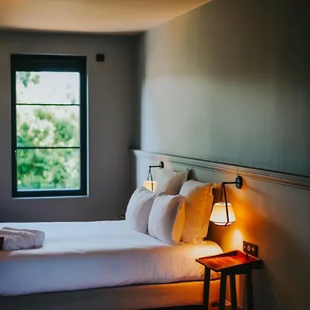 Domaine De Lézin Bed & Breakfast