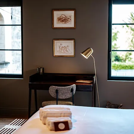 Domaine De Lézin 3*